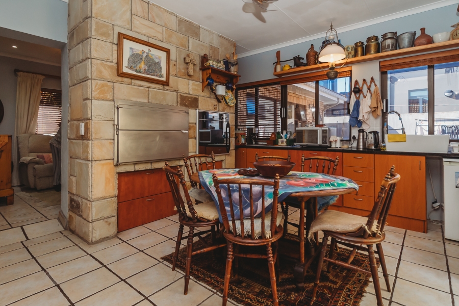 7 Bedroom Property for Sale in Outeniqua Strand Western Cape